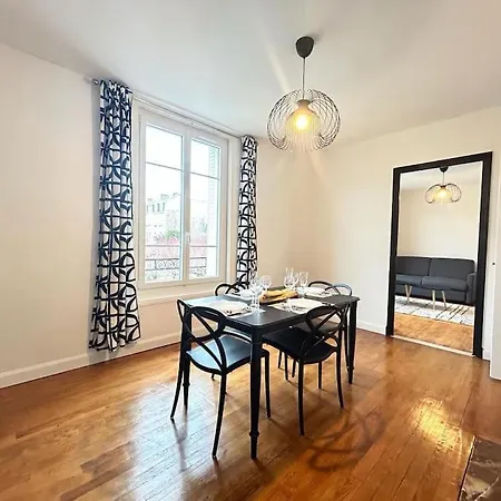 Forum Graphic Magnifique T2 Spacieux Au Centre *